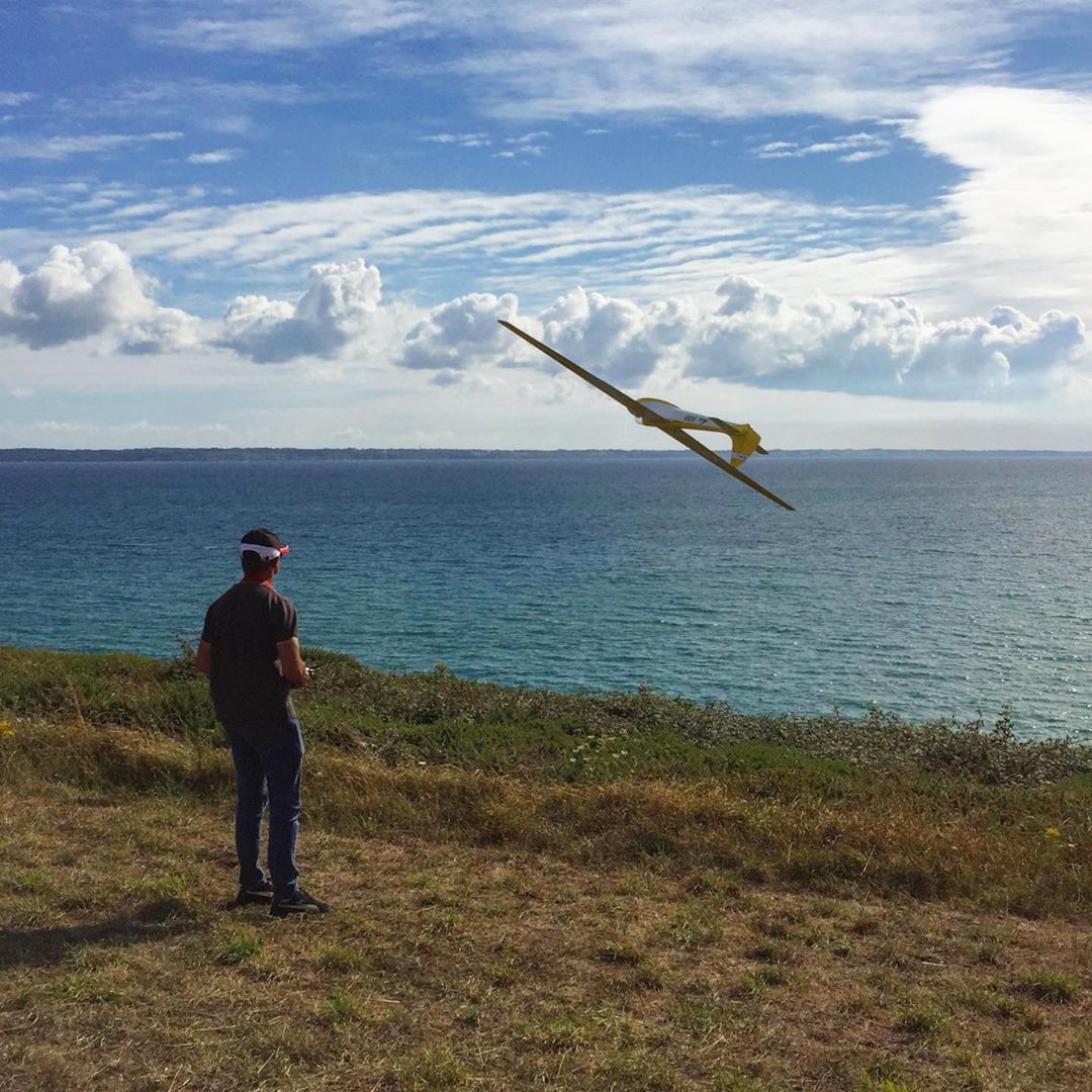 Eric makes a passage bas with his 4m Air 100